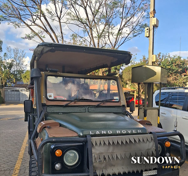 Safari Land Rover ready for a Nairobi pickup
